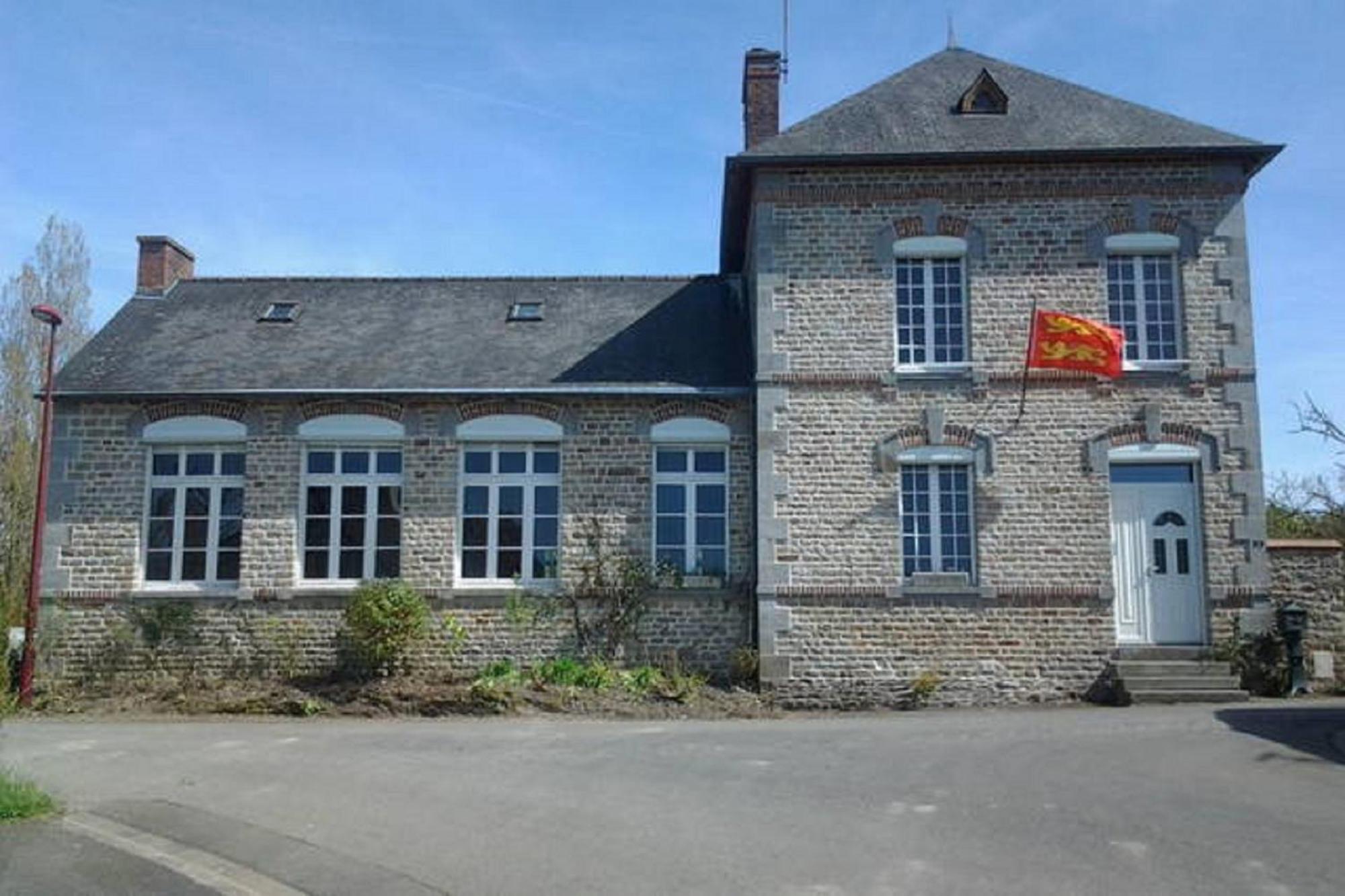La Petite Ecole De La Baie Villa Pontorson Bagian luar foto